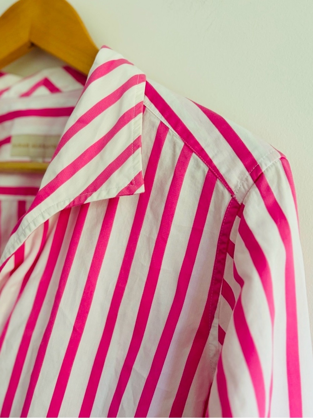 Sarah Alexander Pretty in Pink Stripe V-Neck Hidden Button Cotton Top/Blouse - Picture 4 of 6